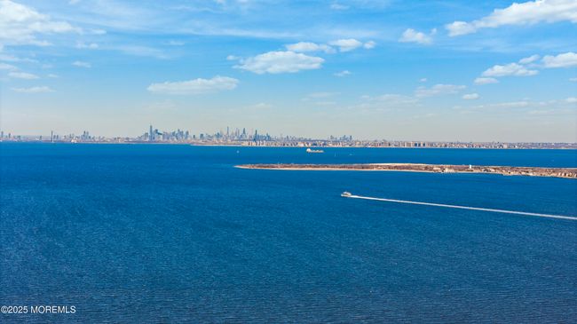 Unobstructed view of the Manhattan Skyline | Image 5