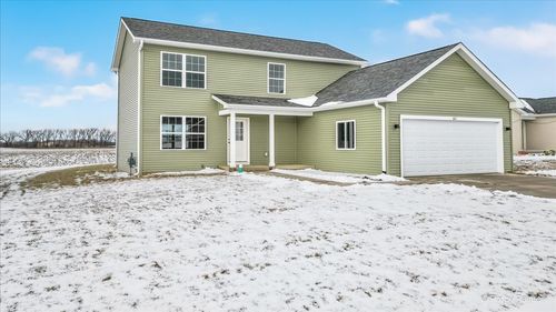 611 Apple Valley Rd, Harvard, IL, 60033-7613 | Card Image