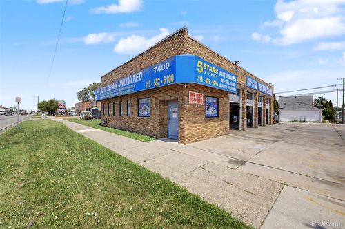 7400 Greenfield Road, Dearborn, MI, 48126 | Card Image