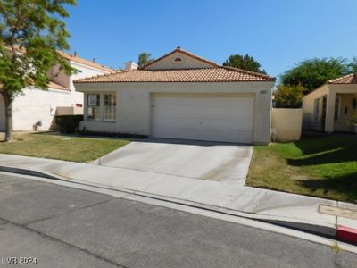 9741 Horizon Hills Drive, House other with 3 bedrooms, 2 bathrooms and null parking in Las Vegas NV | Image 2