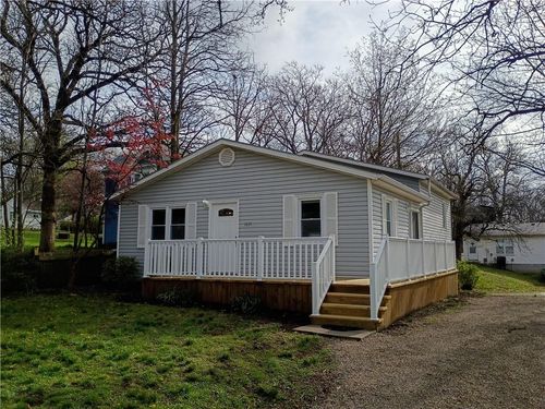 1021 Elm St, Maryville, MO, 64468-1327 | Card Image