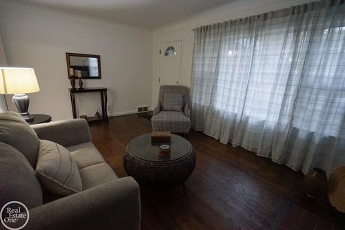 8600 Harding, Center Line, MI, 48015-1594 | Card Image