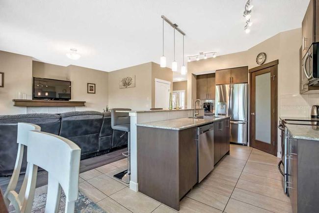 5 Drake Landing Loop, House detached with 3 bedrooms, 2 bathrooms and 5 parking in Okotoks AB | Image 9