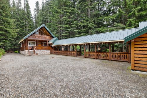 670 Yellowstone Rd, Snoqualmie Pass, WA, 98068-5018 | Card Image
