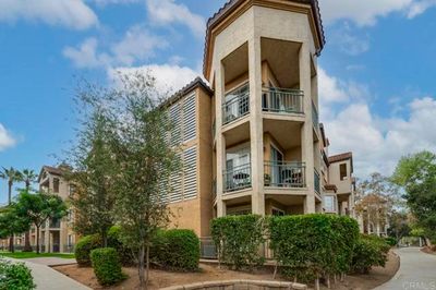 115 - Camino De La Reina, Condo with 2 bedrooms, 2 bathrooms and 2 parking in San Diego CA | Image 1