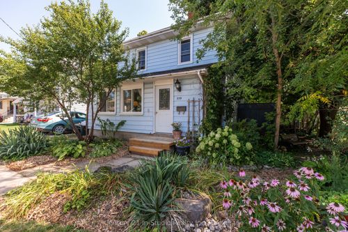 239 College St, Durham, ON, N0G1R0 | Card Image