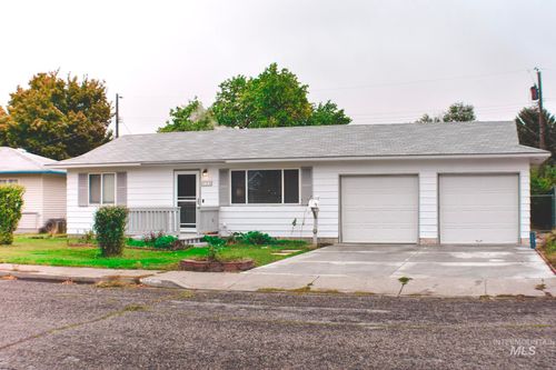 150 Alturas Dr, Mountain Home, ID, 83647-2325 | Card Image