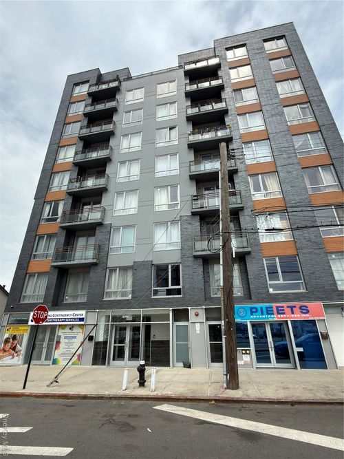 4c-7009 45th Avenue, New York, NY, 11377 | Card Image