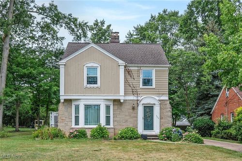 542 Humiston Dr, Bay Village, OH, 44140-3018 | Card Image