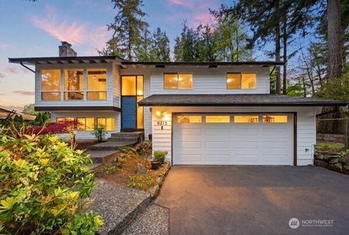 9215 Ne 178th Street, Bothell, WA, 98011 | Card Image