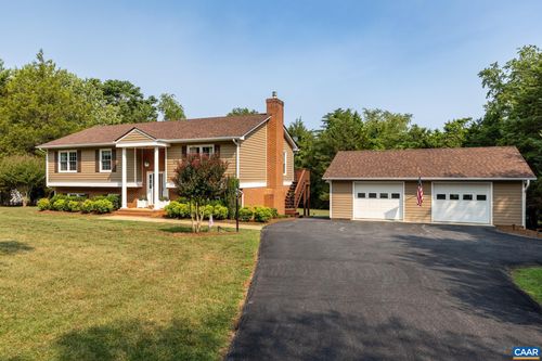 660 Spring Lake Dr, Earlysville, VA, 22936-9320 | Card Image