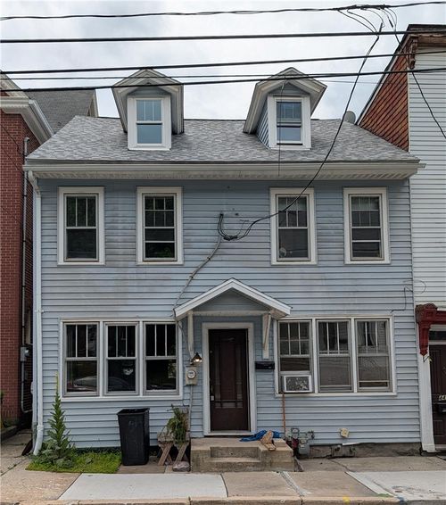 447 Center Ave, Jim Thorpe, PA, 18229-1209 | Card Image