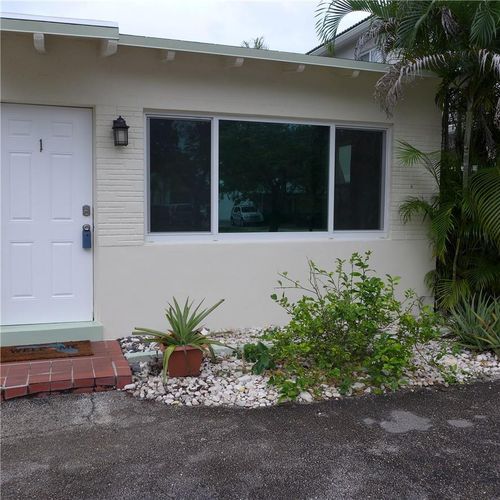 812 Ne 15th Ave, Fort Lauderdale, FL, 33304-4489 | Card Image