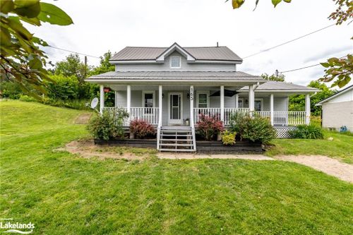 165 Yonge St, Burk's Falls, ON, P0A1C0 | Card Image