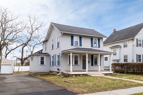 7 Beardsley St, Fairport, NY, 14450-1301 | Card Image