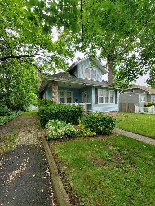 23 Maple Dr, Amityville, NY, 11701-1732 | Card Image