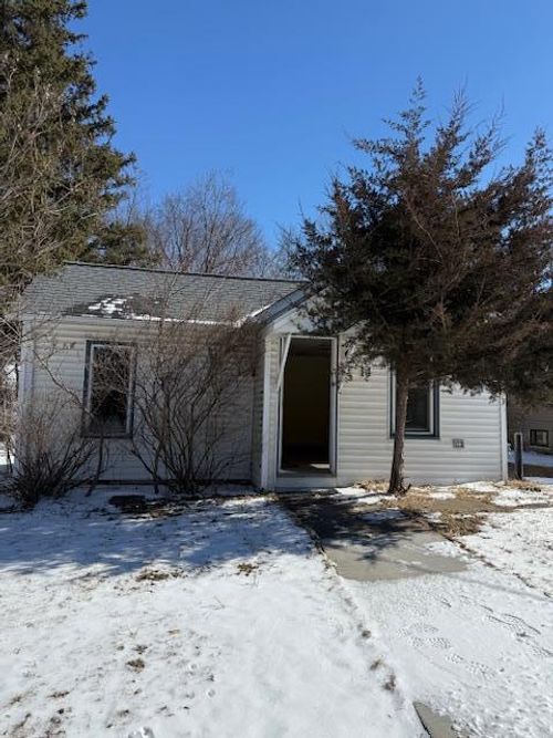 14 4th Ave Se, Dodge Center, MN, 55927-9247 | Card Image