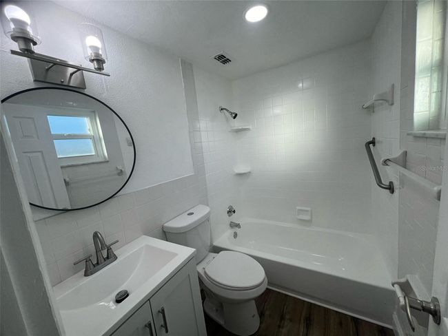 Guest Bathroom | Image 15