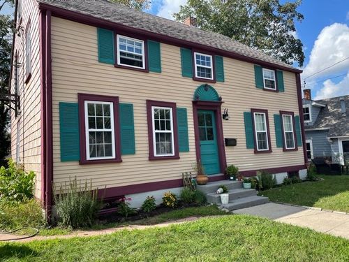 37 Castle St, East Greenwich, RI, 02818-3728 | Card Image