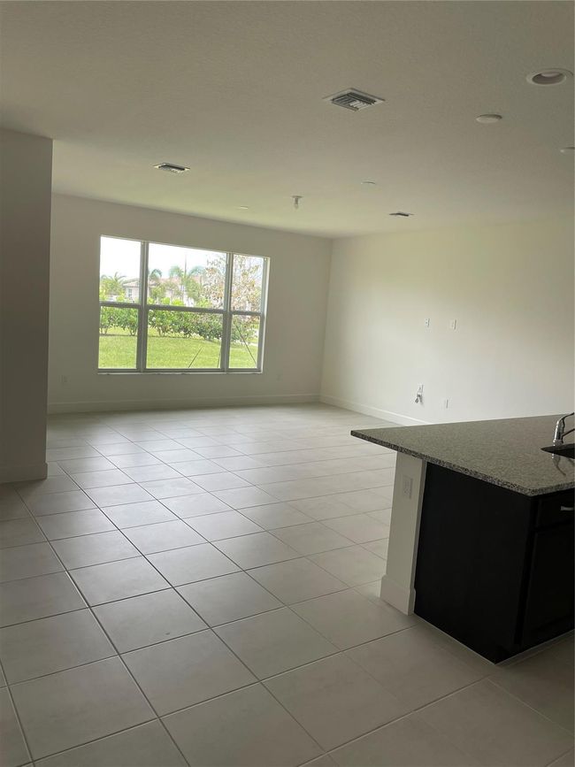 15673 Sw Egret Coast Dr, House other with 3 bedrooms, 2 bathrooms and null parking in Port St Lucie FL | Image 4