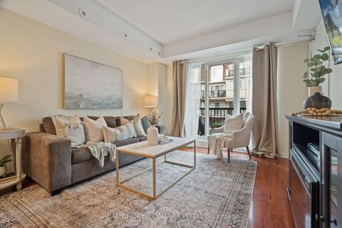 2066-3047 Finch Ave W, Toronto, ON, M9M0A5 | Card Image