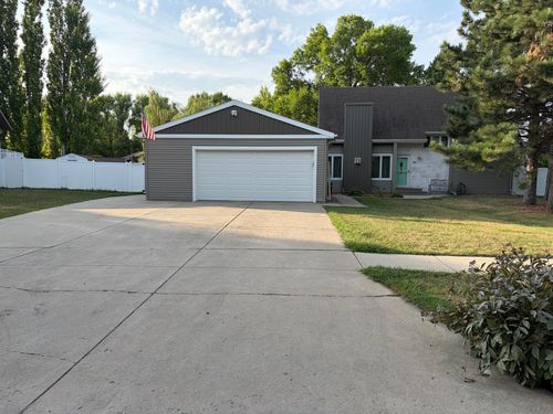 1825 Prairie Ln S, Fargo, ND, 58103-4743 | Card Image