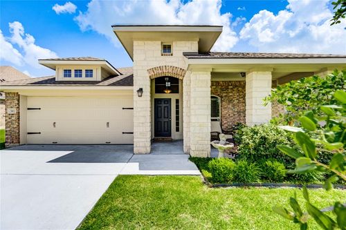 7411 Masters Dr, Navasota, TX, 77868-3947 | Card Image