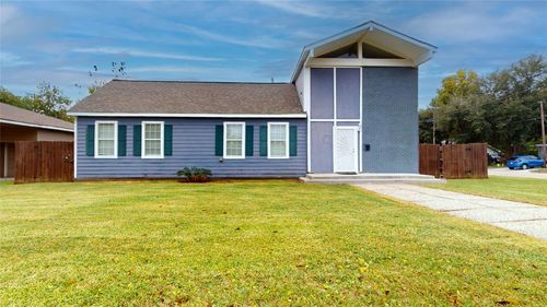 629 18th Ave N, Texas City, TX, 77590-5646 | Card Image