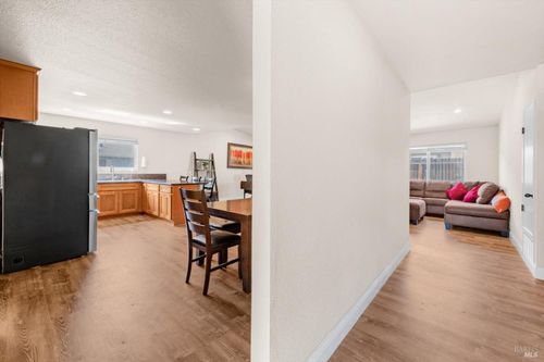 420 Temple Dr, Vacaville, CA, 95687-5149 | Card Image