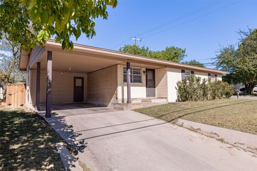 200 W Hale Ave, Decatur, TX, 76234-2128 | Card Image