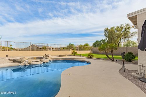 7449 W Honeysuckle Dr, Peoria, AZ, 85383-7246 | Card Image