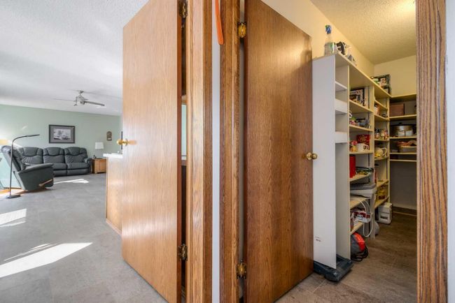 6 Tudor Cres S, House detached with 6 bedrooms, 3 bathrooms and 4 parking in Lethbridge AB | Image 25