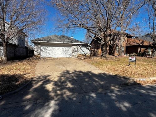 5900 Stone Meadow Ln, Fort Worth, TX, 76179-3740 | Card Image