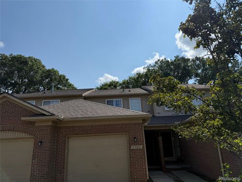 11-9066 Newport Way, Livonia, MI, 48150-4170 | Card Image
