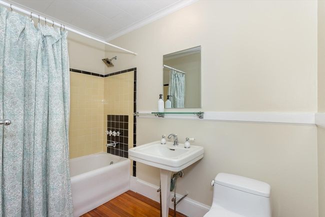 204 Ridge St, House other with 6 bedrooms, 4 bathrooms and 12 parking in Millis MA | Image 24