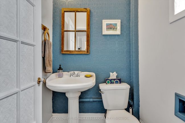 272 Bennet St, House other with 3 bedrooms, 2 bathrooms and 4 parking in Peterborough ON | Image 20