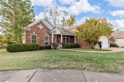 2364 The Courts Dr, Chesterfield, MO, 63017-3501 | Card Image