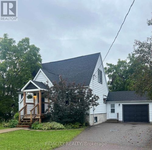 7 Truelove Street, Whitewater Region, ON, K0J1K0 | Card Image
