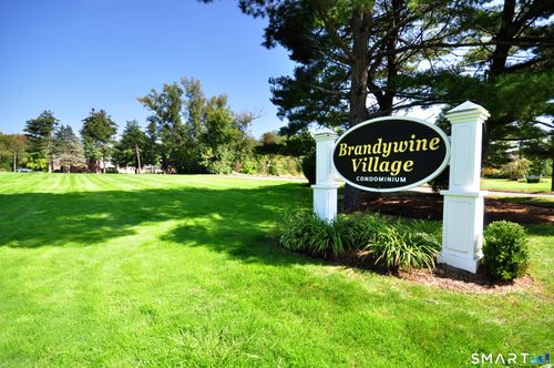 86-86 Brandywine Ln, Suffield, CT, 06078-2143 | Card Image
