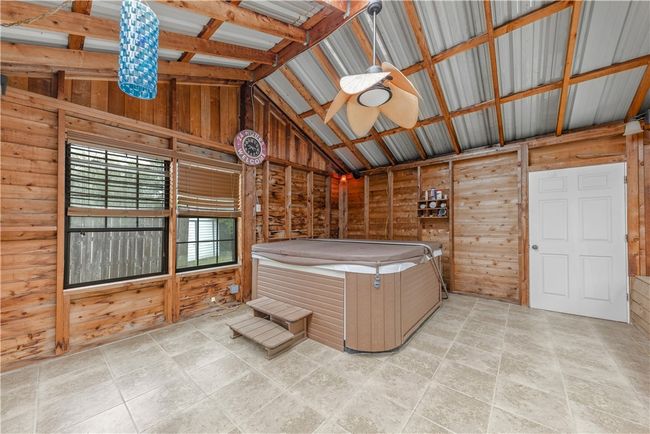 jacuzzi in pool house | Image 31