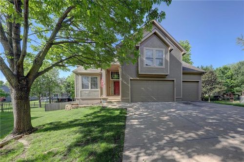16655 W 155th Ter, Olathe, KS, 66062-3898 | Card Image