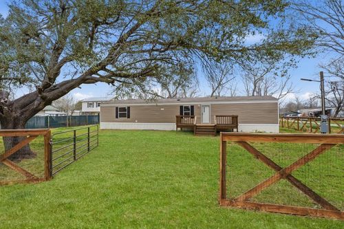 143 County Road 2414, Hull, TX, 77564-3300 | Card Image