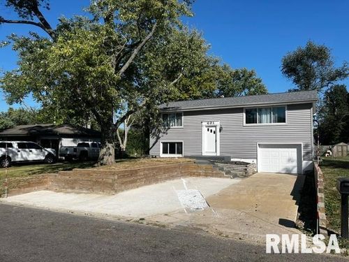 401 Belaire Dr, Washington, IL, 61571-3368 | Card Image