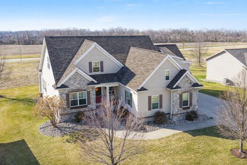 1577 Hunters Field Ln, Marion, IA, 52302-4705 | Card Image