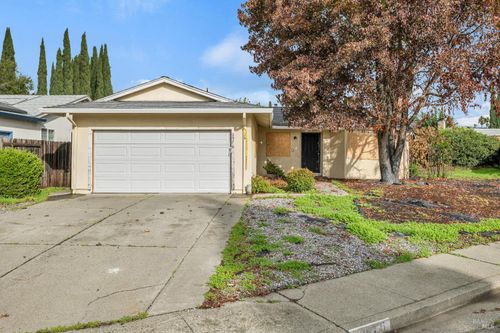 2076 Harte Ct, Fairfield, CA, 94533-2727 | Card Image