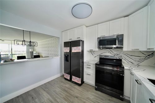 305-2541 Aragon Blvd, Sunrise, FL, 33322-3112 | Card Image
