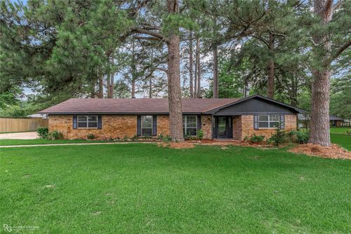 817 S Spruce St, Vivian, LA, 71082-3227 | Card Image