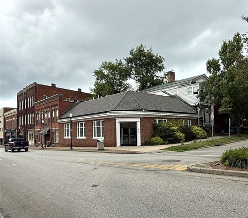 932 Diamond Park, Meadville, PA, 16335-2605 | Card Image