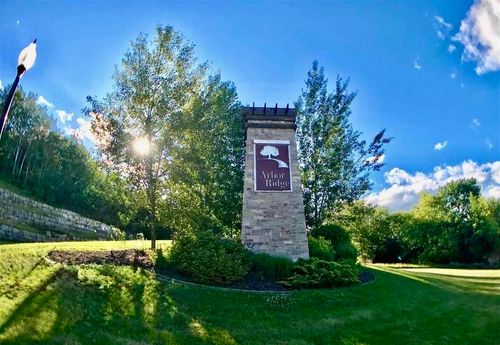 2621 Greenway Cir, Janesville, WI, 53548-9525 | Card Image