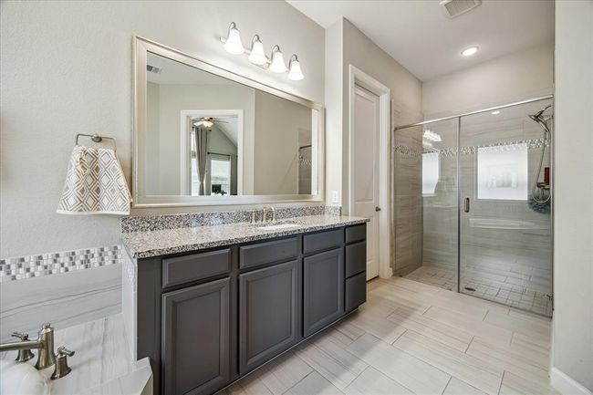 18311 Windspring Falls Ln, House other with 4 bedrooms, 5 bathrooms and 3 parking in Cypress TX | Image 14